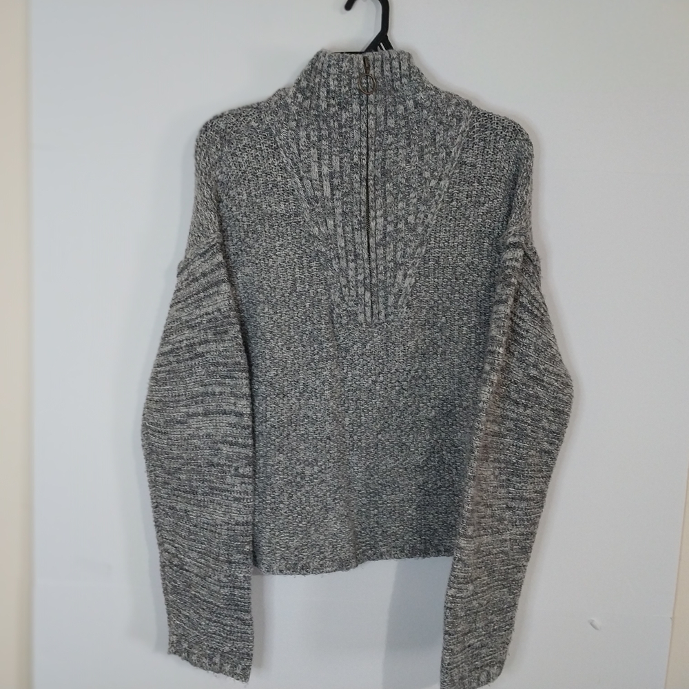 Universal Thread Men's Size L Gray V-Neck Sweater